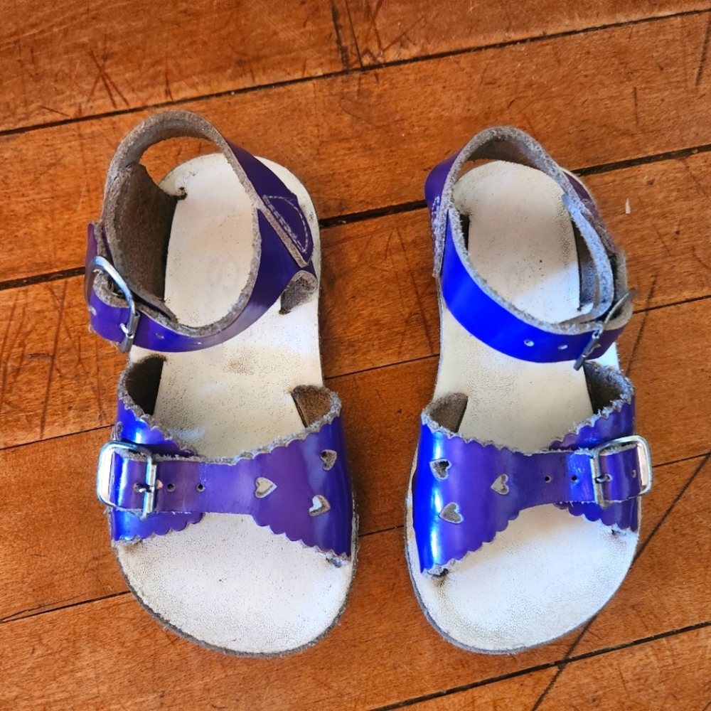 Saltwater Sandals Purple Hearts Toddler Size 6